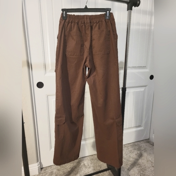 FOREVER 21 EUC Brown Cargo Pants Size 4 - Picture 2 of 7